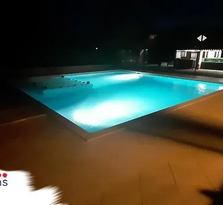 Camping, Hotel De Plein Air Les Marins *