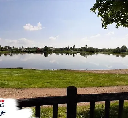 Camping, Hotel De Plein Air Les Marins